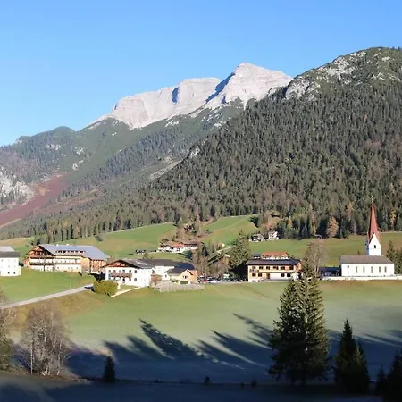 Ferienhaus Am Bach, Design Und Sauna Holiday home
